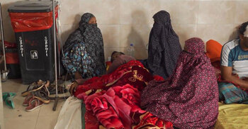 বিয়ের অনুষ্ঠানে দাওয়াত না দেওয়ায় সংঘর্ষে আহত ১০