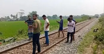 কালীগঞ্জে ট্রেনে কাটা পড়ে অজ্ঞাত নারীর মৃত্যু