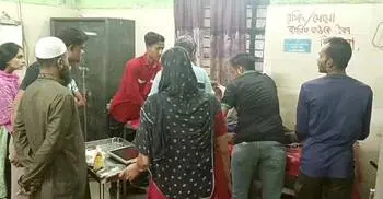 ঝিনাইদহে দুই বাসের মাঝে চাপা পড়ে হকার নিহত