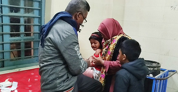 ঝিনাইদহে কুকুরের কামড়ে শিশুসহ আহত ৯