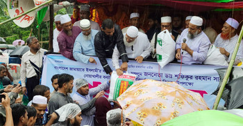 সাংগঠনিক কাজ বন্ধ করে বন্যার্তদের পাশে দাঁড়ান