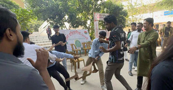 জবিতে ছাত্রদলের দুই পক্ষে কয়েক দফা সংঘর্ষ, শিক্ষকসহ আহত ১২