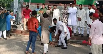 জবিতে ছাত্রদলের বর্ণাঢ্য বর্ষবরণ, নজর কেড়েছে ঐতিহ্যবাহী হাড়িভাঙা