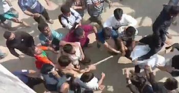 জবির আন্তঃবিভাগ ফুটবল ফাইনালে দফায় দফায় সংঘর্ষ, সাংবাদিকসহ আহত ২০