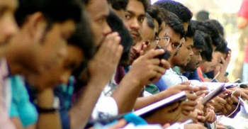 1 in 4 in Dhaka division unemployed, newspaper hunt prevails