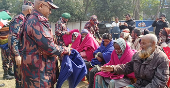 জয়পুরহাটে ৩ শতাধিক অসহায়ের মাঝে শীতবস্ত্র বিতরণ