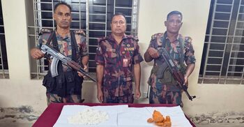 গভীর রাতে বেনাপোলে রাস্তায় পাওয়া গেলো ভারতীয় বিস্ফোরক পাউডার