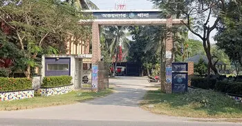 হাতকড়াসহ মাদকসেবীর পালানোর অভিযোগ, অস্বীকার পুলিশের