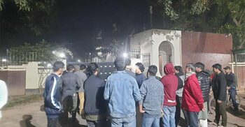 রাতে উচ্চশব্দে গানের আসর, ভিসির বাসভবনে বক্স বাজিয়ে প্রতিবাদ