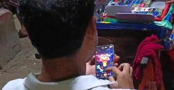 কৃষিকাজ ছেড়ে জুয়ায় মত্ত শ্রমিক, বিপাকে কৃষক