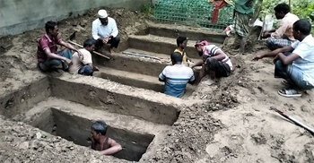 একসঙ্গে জানাজা, একসঙ্গে দাফন একই পরিবারের ৪ জনের