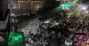 ভারতে তিনতলা ভবনধস, বহু মানুষ আটকা পড়ার শঙ্কা