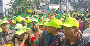 কালকিনিতে প্রধানমন্ত্রীর জনসভায় নেতাকর্মীদের ভিড়