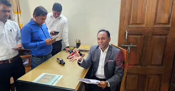 State Minister finds land office locked during surprise visit