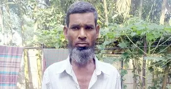 ক্যানসার আক্রান্ত রিকশাচালক বাবাকে বাঁচাতে চান বেরোবি ছাত্র কপিল