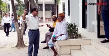 প্রশ্ন করেই ধূমপান থামাচ্ছেন খাদেমুল