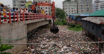 দক্ষিণ সিটির ৯ খাল থেকে এক হাজার টন বর্জ্য অপসারণ