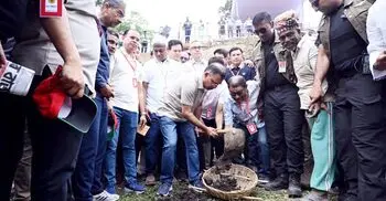 বাবার খনন করা খাল পুনঃখনন করলেন প্রধানমন্ত্রী