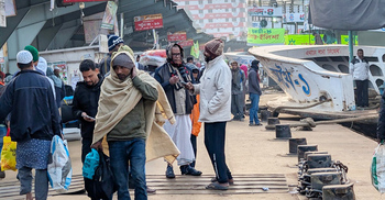 সদরঘাট হয়ে মানিক মিয়া অ্যাভিনিউয়ের পথে শোকার্ত নেতাকর্মীরা