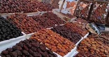 রোজায় দাম কমাতে খেজুর আমদানিতে শুল্ক কমালো সরকার