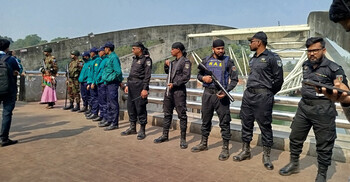 জিয়া উদ্যান এলাকায় কড়া নিরাপত্তা, ভেতরে চলছে কুরআন তেলাওয়াত