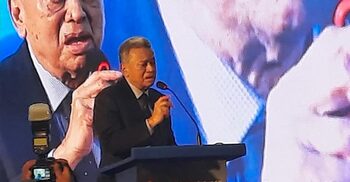 জনগণের আস্থা ফেরানোর দায়িত্ব রাজনীতিকদেরই: খসরু