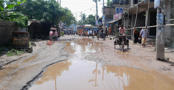 বছরের পর বছর যায় সড়কের দুর্ভোগ কাটে না