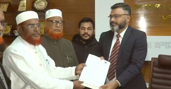 খুলনা-৫ আসনে লড়তে মনোনয়নপত্র জমা দিলেন গোলাম পরওয়ার