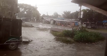 এবার বৃষ্টি নামলো কিশোরগঞ্জে