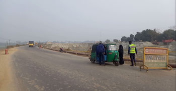 ঢাকা-সিলেট মহাসড়কে অবৈধ যান চলাচল বন্ধে অভিযান