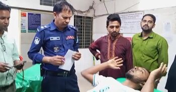 পাগলা মসজিদে সংবাদ সংগ্রহ করতে গিয়ে হামলার শিকার দুই সাংবাদিক