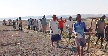 বিএনপি নেতার বিরুদ্ধে কৃষকের সেচ স্কিম দখলে নেওয়ার অভিযোগ