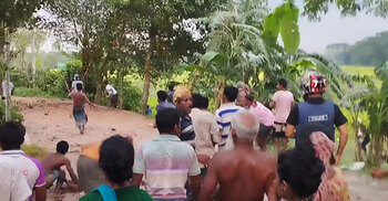 মসজিদের মাইকে ঘোষণা দিয়ে দুই গ্রামবাসীর সংঘর্ষ, আহত শতাধিক