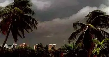 বৈরী আবহাওয়ায় একঘণ্টা দেরিতে শুরু হলো এসএসসি-দাখিল পরীক্ষা