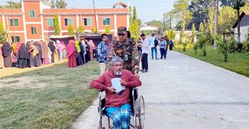 কিশোরগঞ্জে সেনাবাহিনীর উদ্যোগে দিনব্যাপী বিনামূল্যে চিকিৎসাসেবা