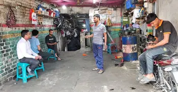 জ্বালানি সংকটে বিপাকে মোটরসাইকেল মেকানিকরা, স্থবির পার্টস ব্যবসা