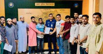 ভৈরবে ট্রেনে হামলার ঘটনায় স্বরাষ্ট্র উপদেষ্টাকে স্মারকলিপি