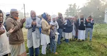 শহীদ মোবারকের কবর জিয়ারত করে ডা. জেহাদের নির্বাচনী প্রচারণা শুরু