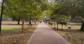 যান্ত্রিক শহরে প্রশান্তির ছোঁয়া রমনা পার্ক