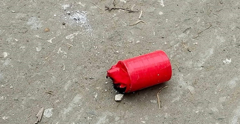 ফ্লাইওভার থেকে ছোড়া ককটেলে পথচারী আহত