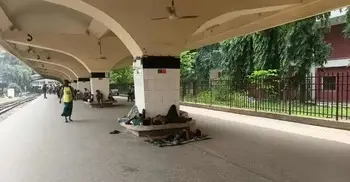 বৃহস্পতিবার ১০ রুটে চলবে স্পেশাল ট্রেন, কমলাপুরে বাড়তি নিরাপত্তা