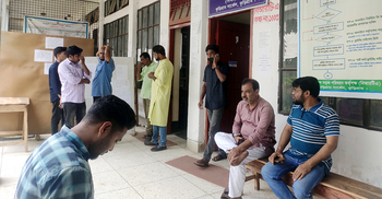 ‘যতই ভালো পরীক্ষা দেন টাকা না দিলে লাইসেন্স পাওয়া কঠিন’