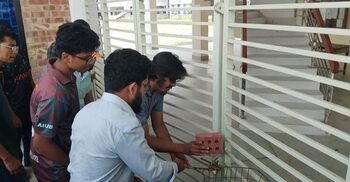 KUET students demand VC’s resignation, enter halls braking locks