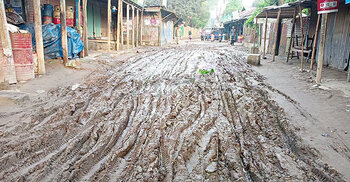 বর্ষার আগেই নাকাল চিলমারীর জোড়গাছ হাট সড়ক, দুর্ভোগে হাজারো মানুষ