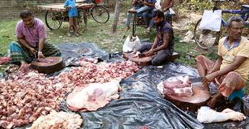 গরিবের ঈদের আনন্দ বাড়াচ্ছে মাংস সমিতি
