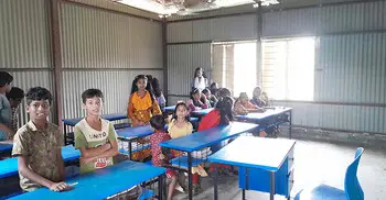 নিয়োগ হলেও থাকেন না শিক্ষক, বিপর্যয়ে পদ্মা চরের প্রাথমিক শিক্ষা