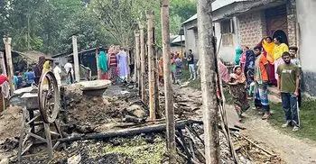 গোয়ালঘরে জ্বালানো মশার কয়েল থেকে অগ্নিকাণ্ড, গবাদিপশুসহ পুড়েছে বসতঘর