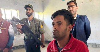 ব্যালট পেপার বাক্সে না ফেলে পকেটে নিয়ে যাচ্ছিলেন যুবক, অতঃপর …
