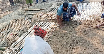 এক সঙ্গে বেড়ে ওঠা, পাশাপাশি কবরে শায়িত হলো তিন বন্ধু