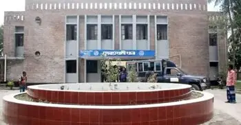 মাদক নিয়ে দ্বন্দ্বে স্কুলছাত্রকে কুপিয়ে জখম